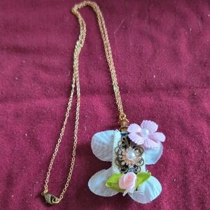 Charming Floral Necklace with Gold Chain